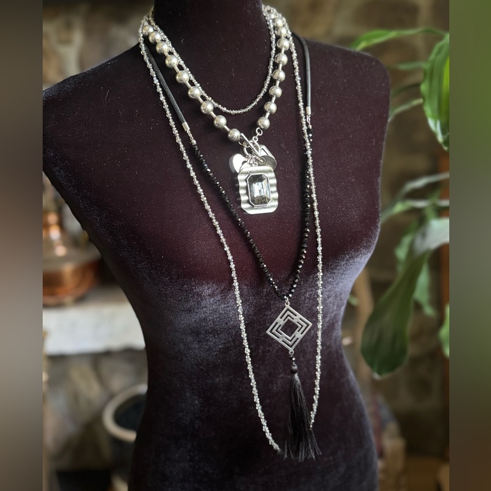 Elegant Layered Pearl and Black Beaded Bohemian Necklace set